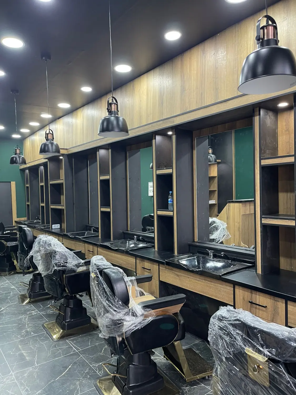 HotHolz - Friseursalon-Schränke